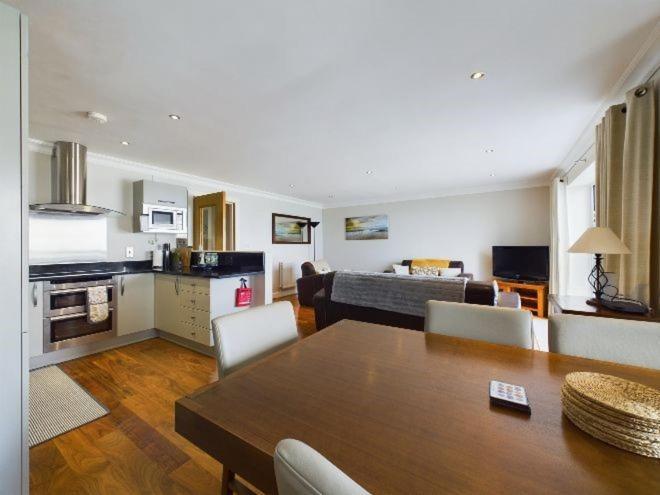Cosy 3 Bedroom Apartment In Central Portrush With Sea Views Exterior foto